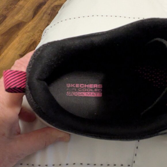 EUC Women's Skechers Max Cushioning sneakers -- size 10 - Picture 5 of 11